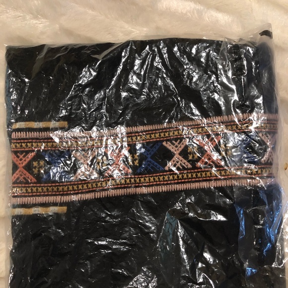 Embroidered Tank - Picture 3 of 3